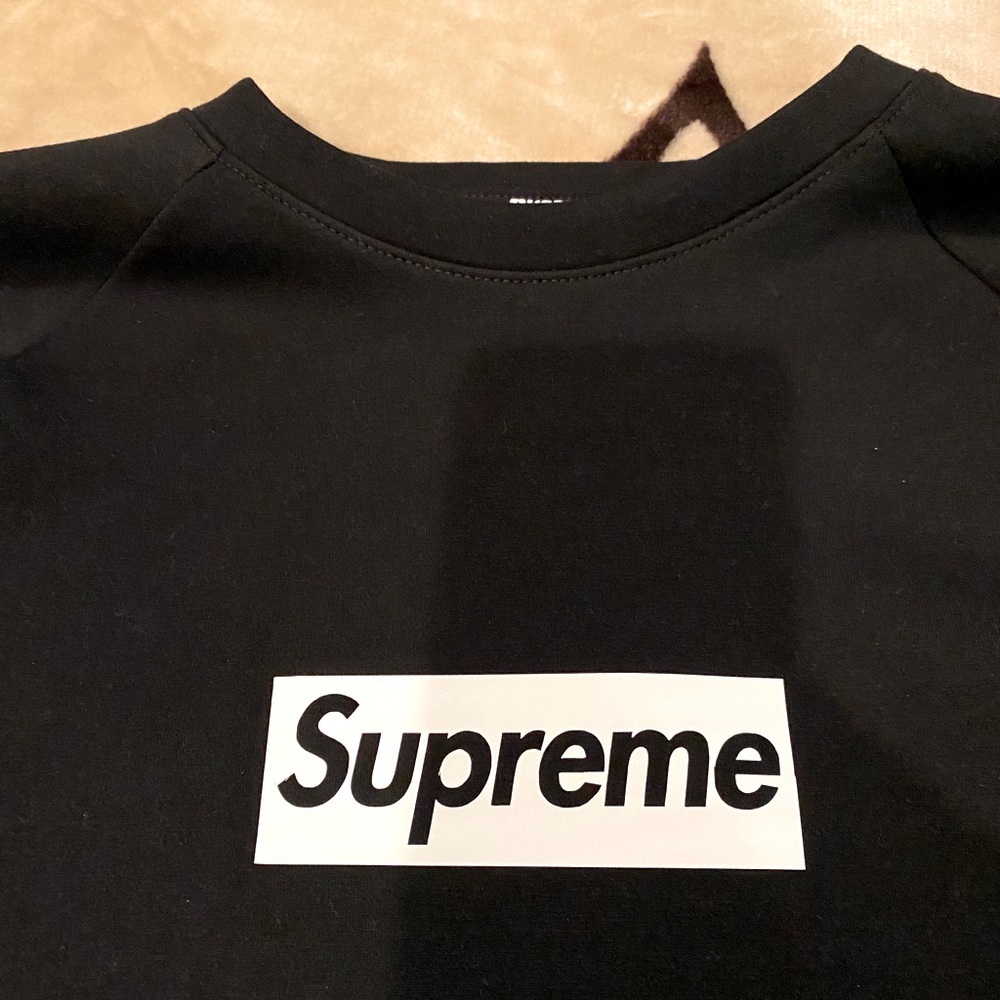 Supreme sweatshirt